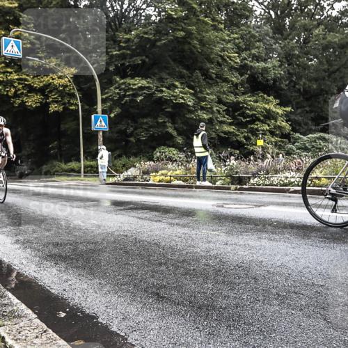 13.09.2026 - Stadtparktriathlon H.Heesch http://msf.ph/oto/10327362 13.09.2026 11:51:46 Radfahren 832, 851 meine-sportfotos.de