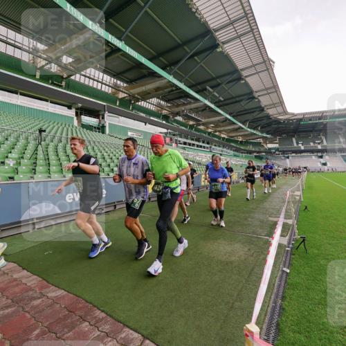 13.09.2026 - 21. swb-Marathon Bremen Michael Burmester http://msf.ph/oto/10327368 13.09.2026 13:32:23 Laufen im Stadion 295, 344, 350, 386, 487, 490, 617, 690, 786, 787, 840, 965, 1133, 1142, 1292, 1310, 1314, 1326, 1329, 1377, 1427, 1591, 1592, 1775, 1801, 1869, 1892, 1897, 1904, 1923, 2077, 2230, 2231, 2253, 2270, 2274, 2320, 2344, 2374, 2456, 2514, 2523, 2539, 2556, 2616, 2630, 2643, 2649, 2677, 2726, 2769, 2848, 2877, 2945, 2952, 3014, 3038, 3094, 3140, 3223, 3350, 3379, 3401, 3426, 3572, 3601, 3644, 3723, 3736, 3746, 3901, 3918, 3944 meine-sportfotos.de