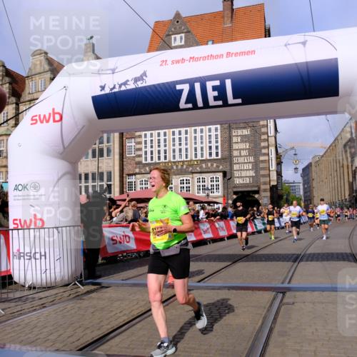 13.09.2026 - 21. swb-Marathon Bremen Tim E. http://msf.ph/oto/10327415 13.09.2026 11:02:02 Ziel 10251, 10332, 10409, 10444, 10497, 11075, 11115, 11150, 11305, 11369, 11412, 11413, 11479, 11486, 11668, 11747, 11985, 11986, 12379, 12466 meine-sportfotos.de