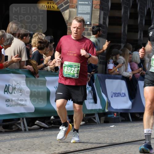 13.09.2026 - 21. swb-Marathon Bremen Strokosch-Dieckow http://msf.ph/oto/10327417 13.09.2026 13:12:43 Ziel 899, 1517, 2480, 3362, 3830, 4560, 5416, 6107, 7328, 7521, 8981, 13013, 1513, 2350, 2442, 2801, 2858, 3988, 4605, 5379, 5965, 8029, 8798, 13140 meine-sportfotos.de