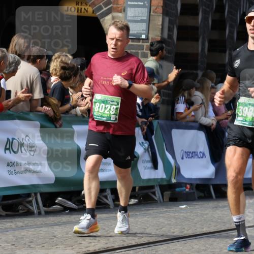 13.09.2026 - 21. swb-Marathon Bremen Strokosch-Dieckow http://msf.ph/oto/10327429 13.09.2026 13:12:43 Ziel 899, 1517, 2480, 3362, 3830, 4560, 5416, 6107, 7328, 7521, 8981, 13013, 1513, 2350, 2442, 2801, 2858, 3988, 4605, 5379, 5965, 8029, 8798, 13140 meine-sportfotos.de