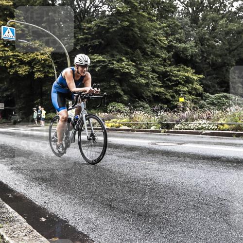 13.09.2026 - Stadtparktriathlon H.Heesch http://msf.ph/oto/10327435 13.09.2026 11:52:37 Radfahren 815, 841 meine-sportfotos.de