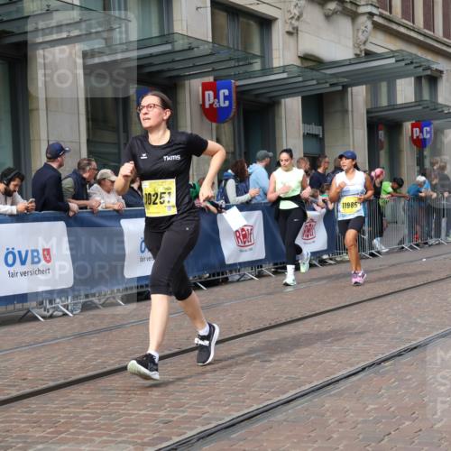 13.09.2026 - 21. swb-Marathon Bremen Strokosch-Dieckow http://msf.ph/oto/10327440 13.09.2026 11:01:32 Ziel 10257, 10332, 10409, 10444, 10497, 10617, 10817, 10924, 11075, 11115, 11150, 11268, 11305, 11369, 11412, 11413, 11436, 11479, 11486, 11668, 11747, 11859, 11985, 11986, 12095, 12145, 12360, 12379, 12412, 12466, 10181, 10251, 10560, 10647, 10648, 10678, 10892, 11260, 11306, 11324, 11459, 11467, 11550, 11551, 11666, 11751, 11788, 11796, 11798, 11813, 11816, 11969, 11970, 12047, 12062, 12245, 12283, 12390, 12391 meine-sportfotos.de