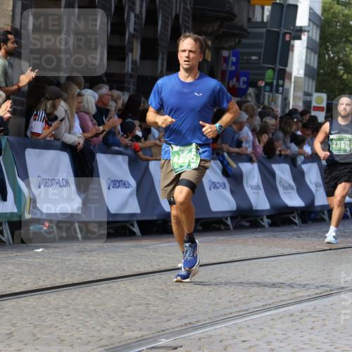 13.09.2026 - 21. swb-Marathon Bremen Strokosch-Dieckow http://msf.ph/oto/10327442 13.09.2026 13:12:45 Ziel 899, 1517, 2480, 3054, 3362, 3830, 4560, 5416, 6796, 7328, 7521, 8981, 9803, 1513, 2350, 2442, 2559, 2801, 2858, 4605, 5379, 5965, 8798, 9217, 13140 meine-sportfotos.de