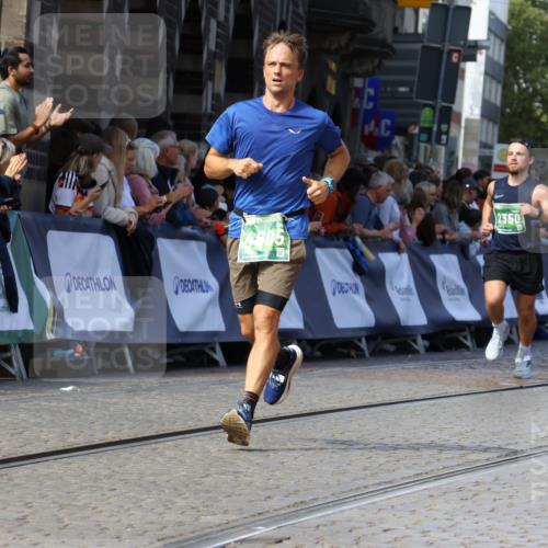 13.09.2026 - 21. swb-Marathon Bremen Strokosch-Dieckow http://msf.ph/oto/10327468 13.09.2026 13:12:45 Ziel 899, 1517, 2480, 3054, 3362, 3830, 4560, 5416, 6796, 7328, 7521, 8981, 9803, 1513, 2350, 2442, 2559, 2801, 2858, 4605, 5379, 5965, 8798, 9217, 13140 meine-sportfotos.de