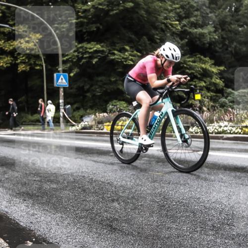 13.09.2026 - Stadtparktriathlon H.Heesch http://msf.ph/oto/10327475 13.09.2026 13:03:35 Radfahren 1097, 1389 meine-sportfotos.de