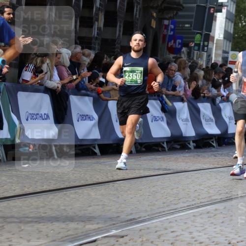 13.09.2026 - 21. swb-Marathon Bremen Strokosch-Dieckow http://msf.ph/oto/10327509 13.09.2026 13:12:47 Ziel 899, 1517, 2362, 2480, 3054, 3362, 3830, 4560, 4879, 5416, 6796, 7328, 8981, 9803, 868, 1513, 2350, 2442, 2559, 2801, 2858, 5379, 5965, 6349, 8419, 8798, 9217, 13140 meine-sportfotos.de