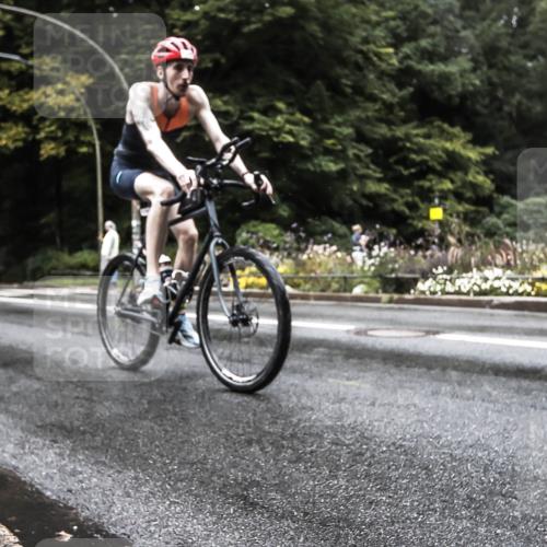 13.09.2026 - Stadtparktriathlon H.Heesch http://msf.ph/oto/10327519 13.09.2026 13:04:09 Radfahren 1260, 1289 meine-sportfotos.de