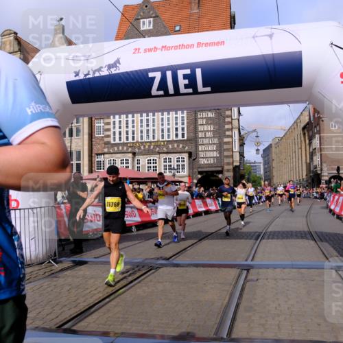 13.09.2026 - 21. swb-Marathon Bremen Tim E. http://msf.ph/oto/10327530 13.09.2026 11:02:07 Ziel 10257, 10332, 10409, 10444, 10817, 11075, 11115, 11150, 11268, 11305, 11369, 11412, 11413, 11436, 11479, 11486, 11668, 11747, 11859, 11985, 11986, 12095, 12379, 12412, 12466 meine-sportfotos.de