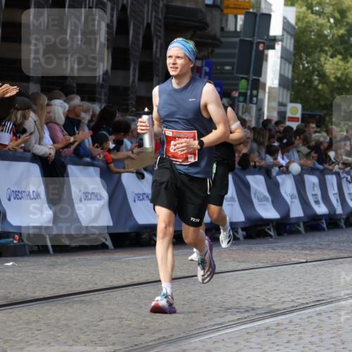 13.09.2026 - 21. swb-Marathon Bremen Strokosch-Dieckow http://msf.ph/oto/10327536 13.09.2026 13:12:48 Ziel 899, 1517, 2362, 2480, 3054, 3362, 4560, 4879, 5416, 6796, 7328, 8981, 9803, 868, 1513, 2350, 2442, 2559, 2801, 2858, 5379, 5965, 6349, 8419, 8798, 9217, 13140 meine-sportfotos.de