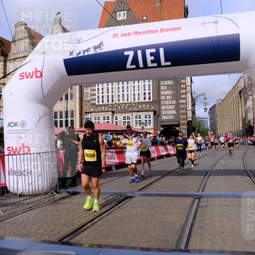 13.09.2026 - 21. swb-Marathon Bremen Tim E. http://msf.ph/oto/10327550 13.09.2026 11:02:07 Ziel 10257, 10332, 10409, 10444, 10817, 11075, 11115, 11150, 11268, 11305, 11369, 11412, 11413, 11436, 11479, 11486, 11668, 11747, 11859, 11985, 11986, 12095, 12379, 12412, 12466 meine-sportfotos.de