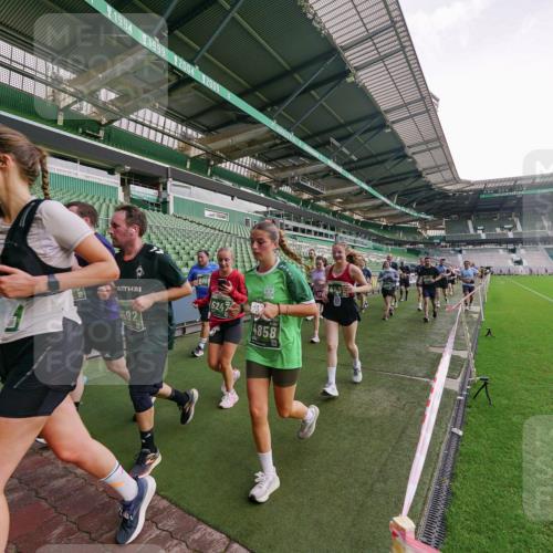 13.09.2026 - 21. swb-Marathon Bremen Michael Burmester http://msf.ph/oto/10327551 13.09.2026 13:32:42 Laufen im Stadion 155, 295, 344, 350, 386, 487, 490, 594, 617, 690, 786, 787, 840, 965, 1001, 1051, 1133, 1142, 1292, 1310, 1326, 1329, 1377, 1427, 1591, 1592, 1801, 1869, 1892, 1897, 1904, 1923, 2077, 2132, 2226, 2230, 2231, 2253, 2270, 2274, 2320, 2344, 2374, 2399, 2400, 2456, 2514, 2523, 2539, 2556, 2616, 2630, 2649, 2718, 2726, 2769, 2848, 2945, 2952, 3014, 3038, 3140, 3223, 3350, 3379, 3426, 3572, 3601, 3614, 3644, 3736, 3746, 3797, 3901, 3918, 3944 meine-sportfotos.de