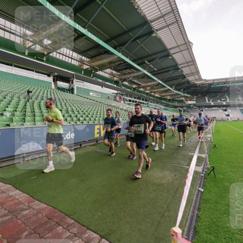 13.09.2026 - 21. swb-Marathon Bremen Michael Burmester http://msf.ph/oto/10327570 13.09.2026 13:32:44 Laufen im Stadion 155, 295, 344, 350, 386, 487, 490, 594, 617, 690, 765, 786, 787, 965, 1001, 1051, 1133, 1142, 1292, 1310, 1326, 1329, 1377, 1427, 1591, 1592, 1801, 1869, 1892, 1897, 1904, 1923, 2077, 2132, 2226, 2230, 2231, 2253, 2270, 2274, 2320, 2344, 2374, 2399, 2400, 2456, 2514, 2523, 2539, 2556, 2616, 2630, 2649, 2718, 2726, 2769, 2848, 2945, 3014, 3038, 3140, 3223, 3350, 3379, 3426, 3572, 3601, 3614, 3644, 3736, 3746, 3797, 3901, 3918, 3944 meine-sportfotos.de