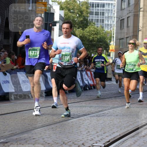 13.09.2026 - 21. swb-Marathon Bremen Strokosch-Dieckow http://msf.ph/oto/10327602 13.09.2026 13:12:53 Ziel 899, 1517, 2362, 2480, 3054, 4560, 4879, 5416, 6796, 9775, 9803, 313, 868, 2498, 2559, 2801, 2858, 3625, 5379, 5965, 6349, 7874, 8291, 8419, 8798, 9092, 9217, 13140 meine-sportfotos.de
