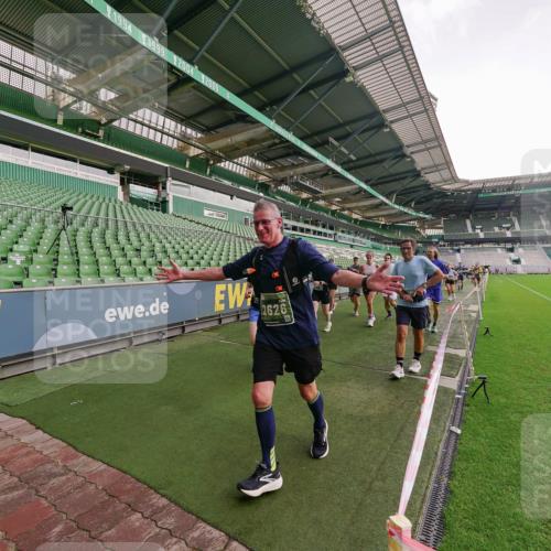 13.09.2026 - 21. swb-Marathon Bremen Michael Burmester http://msf.ph/oto/10327604 13.09.2026 13:32:48 Laufen im Stadion 155, 344, 350, 386, 487, 490, 594, 617, 690, 765, 786, 787, 965, 1001, 1051, 1133, 1142, 1292, 1310, 1326, 1377, 1427, 1591, 1592, 1801, 1869, 1892, 1897, 1904, 1923, 2077, 2132, 2226, 2230, 2231, 2253, 2270, 2274, 2320, 2344, 2374, 2399, 2400, 2456, 2514, 2523, 2539, 2556, 2616, 2630, 2649, 2718, 2726, 2769, 2848, 2945, 2982, 3014, 3140, 3223, 3350, 3379, 3572, 3601, 3614, 3644, 3736, 3746, 3797, 3901, 3944, 3952 meine-sportfotos.de