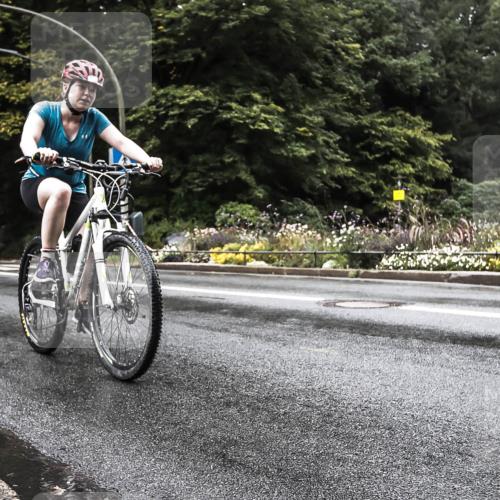 13.09.2026 - Stadtparktriathlon H.Heesch http://msf.ph/oto/10327613 13.09.2026 13:04:55 Radfahren 1084, 1278, 1359, 1392 meine-sportfotos.de