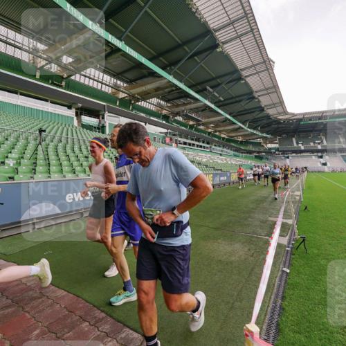 13.09.2026 - 21. swb-Marathon Bremen Michael Burmester http://msf.ph/oto/10327637 13.09.2026 13:32:51 Laufen im Stadion 155, 344, 350, 386, 487, 490, 594, 617, 690, 765, 786, 787, 965, 1001, 1051, 1133, 1142, 1292, 1310, 1326, 1377, 1427, 1591, 1592, 1801, 1869, 1892, 1897, 1904, 1923, 2077, 2132, 2226, 2230, 2231, 2253, 2270, 2274, 2320, 2344, 2374, 2399, 2400, 2456, 2514, 2523, 2539, 2556, 2616, 2630, 2649, 2718, 2726, 2769, 2848, 2945, 2982, 3014, 3140, 3223, 3350, 3379, 3572, 3601, 3614, 3644, 3736, 3746, 3797, 3901, 3944, 3952 meine-sportfotos.de