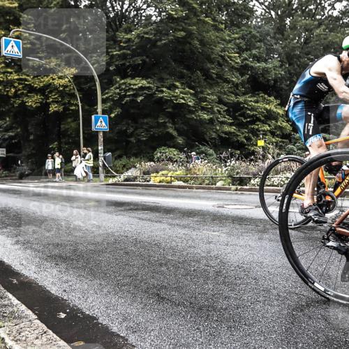 13.09.2026 - Stadtparktriathlon H.Heesch http://msf.ph/oto/10327656 13.09.2026 11:54:12 Radfahren 759, 882, 926 meine-sportfotos.de