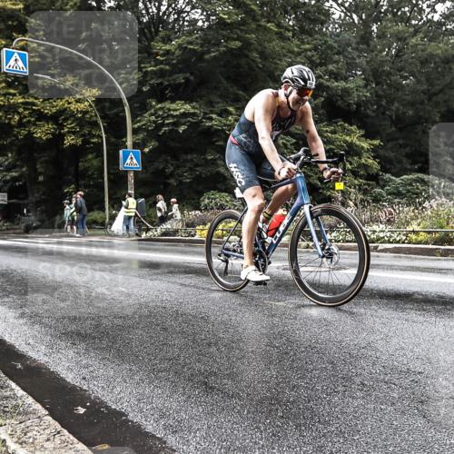 13.09.2026 - Stadtparktriathlon H.Heesch http://msf.ph/oto/10327672 13.09.2026 11:54:27 Radfahren 824, 885, 933 meine-sportfotos.de