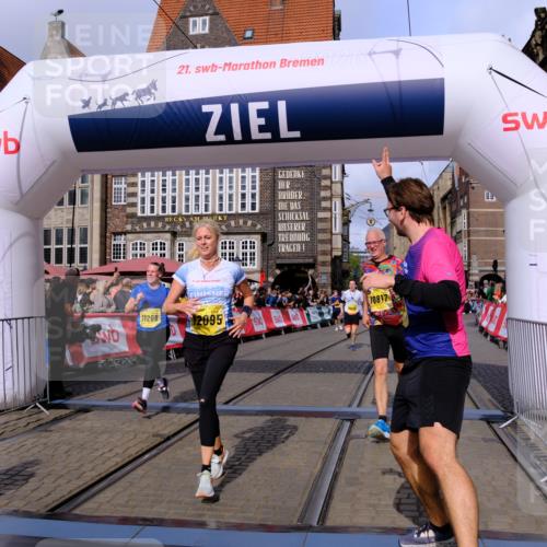 13.09.2026 - 21. swb-Marathon Bremen Tim E. http://msf.ph/oto/10327708 13.09.2026 11:02:12 Ziel 10257, 10409, 10444, 10500, 10617, 10803, 10817, 10924, 11115, 11268, 11369, 11412, 11413, 11436, 11479, 11486, 11859, 12016, 12095, 12145, 12360, 12379, 12412, 12466, 12506 meine-sportfotos.de