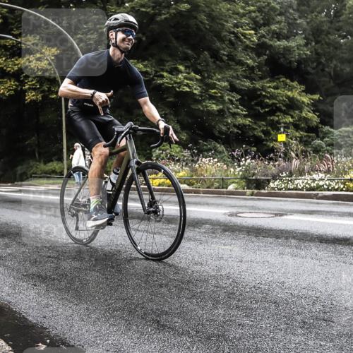 13.09.2026 - Stadtparktriathlon H.Heesch http://msf.ph/oto/10327722 13.09.2026 13:05:29 Radfahren 1231, 1256 meine-sportfotos.de