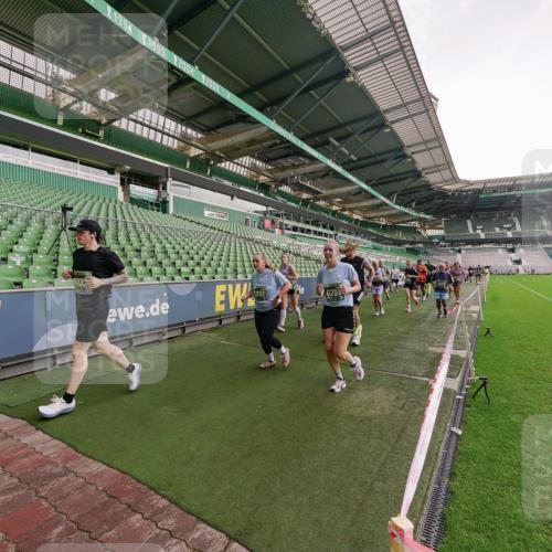 13.09.2026 - 21. swb-Marathon Bremen Michael Burmester http://msf.ph/oto/10327736 13.09.2026 13:33:04 Laufen im Stadion 155, 344, 350, 386, 428, 490, 594, 617, 690, 765, 786, 787, 1001, 1051, 1098, 1133, 1142, 1292, 1326, 1377, 1427, 1557, 1591, 1592, 1661, 1760, 1801, 1869, 1897, 1923, 1996, 2077, 2132, 2226, 2230, 2231, 2253, 2270, 2274, 2320, 2344, 2374, 2399, 2400, 2456, 2479, 2514, 2515, 2523, 2539, 2543, 2556, 2616, 2630, 2649, 2718, 2757, 2769, 2787, 2848, 2945, 2982, 3014, 3140, 3223, 3350, 3379, 3443, 3503, 3572, 3577, 3601, 3614, 3644, 3736, 3746, 3797, 3875, 3901, 3911, 3952 meine-sportfotos.de