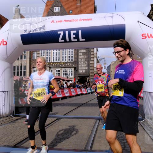13.09.2026 - 21. swb-Marathon Bremen Tim E. http://msf.ph/oto/10327747 13.09.2026 11:02:12 Ziel 10257, 10409, 10444, 10500, 10617, 10803, 10817, 10924, 11115, 11268, 11369, 11412, 11413, 11436, 11479, 11486, 11859, 12016, 12095, 12145, 12360, 12379, 12412, 12466, 12506 meine-sportfotos.de