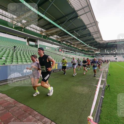13.09.2026 - 21. swb-Marathon Bremen Michael Burmester http://msf.ph/oto/10327748 13.09.2026 13:33:05 Laufen im Stadion 155, 344, 350, 386, 428, 490, 594, 617, 690, 765, 786, 787, 1001, 1051, 1098, 1133, 1142, 1292, 1326, 1377, 1427, 1557, 1591, 1592, 1661, 1760, 1801, 1869, 1897, 1923, 1996, 2077, 2132, 2226, 2230, 2231, 2253, 2270, 2274, 2320, 2344, 2374, 2399, 2400, 2456, 2479, 2514, 2515, 2523, 2539, 2543, 2556, 2616, 2630, 2649, 2718, 2757, 2769, 2787, 2848, 2945, 2982, 3014, 3140, 3223, 3350, 3379, 3443, 3503, 3572, 3577, 3601, 3614, 3644, 3736, 3746, 3797, 3875, 3901, 3911, 3952 meine-sportfotos.de