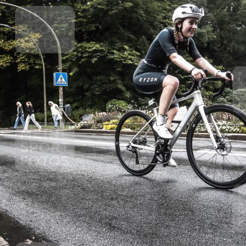 13.09.2026 - Stadtparktriathlon H.Heesch http://msf.ph/oto/10327753 13.09.2026 13:06:03 Radfahren 1283, 1295 meine-sportfotos.de