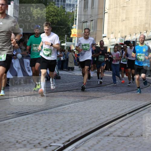13.09.2026 - 21. swb-Marathon Bremen Strokosch-Dieckow http://msf.ph/oto/10327791 13.09.2026 13:13:01 Ziel 2350, 2362, 3054, 3988, 4605, 4879, 5416, 6796, 8029, 9775, 9803, 13106, 280, 313, 621, 868, 987, 1207, 2498, 2962, 3566, 3625, 4582, 5345, 5769, 7874, 8197, 8291, 8419, 8464, 9092 meine-sportfotos.de