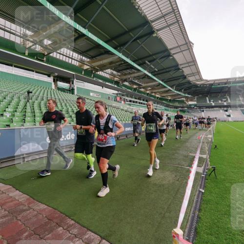 13.09.2026 - 21. swb-Marathon Bremen Michael Burmester http://msf.ph/oto/10327802 13.09.2026 13:33:10 Laufen im Stadion 155, 344, 350, 386, 428, 490, 594, 617, 690, 765, 786, 787, 1001, 1048, 1051, 1098, 1133, 1292, 1326, 1377, 1427, 1557, 1591, 1592, 1661, 1760, 1801, 1869, 1897, 1923, 1996, 2077, 2132, 2226, 2230, 2231, 2253, 2270, 2274, 2320, 2344, 2374, 2399, 2400, 2456, 2479, 2514, 2515, 2523, 2539, 2543, 2556, 2616, 2630, 2641, 2649, 2718, 2757, 2769, 2787, 2848, 2945, 2982, 3014, 3350, 3379, 3443, 3503, 3572, 3577, 3601, 3614, 3644, 3746, 3797, 3875, 3901, 3911, 3952, 4001 meine-sportfotos.de