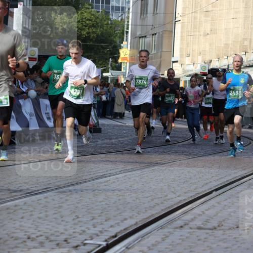 13.09.2026 - 21. swb-Marathon Bremen Strokosch-Dieckow http://msf.ph/oto/10327803 13.09.2026 13:13:01 Ziel 2350, 2362, 3054, 3988, 4605, 4879, 5416, 6796, 8029, 9775, 9803, 13106, 280, 313, 621, 868, 987, 1207, 2498, 2962, 3566, 3625, 4582, 5345, 5769, 7874, 8197, 8291, 8419, 8464, 9092 meine-sportfotos.de
