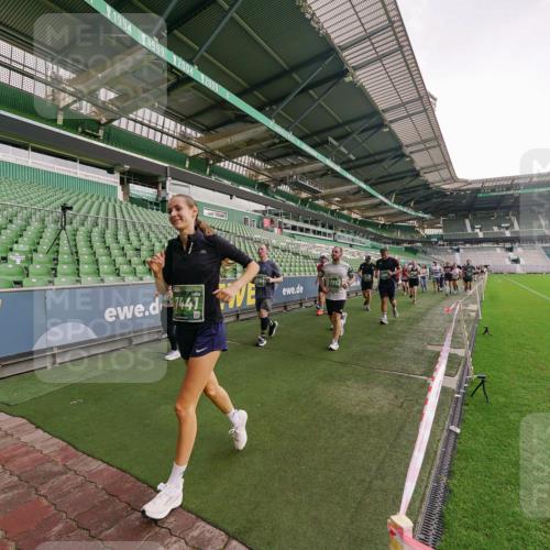 13.09.2026 - 21. swb-Marathon Bremen Michael Burmester http://msf.ph/oto/10327809 13.09.2026 13:33:11 Laufen im Stadion 155, 344, 350, 386, 428, 490, 594, 617, 690, 765, 786, 787, 1001, 1048, 1051, 1098, 1133, 1292, 1326, 1377, 1427, 1557, 1591, 1592, 1661, 1760, 1801, 1869, 1897, 1923, 1996, 2077, 2132, 2226, 2230, 2231, 2253, 2270, 2274, 2320, 2344, 2374, 2399, 2400, 2456, 2479, 2514, 2515, 2523, 2539, 2543, 2556, 2616, 2630, 2641, 2649, 2718, 2757, 2769, 2787, 2848, 2945, 2982, 3014, 3350, 3379, 3443, 3503, 3572, 3577, 3601, 3614, 3644, 3746, 3797, 3875, 3901, 3911, 3952, 4001 meine-sportfotos.de