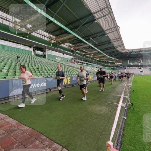 13.09.2026 - 21. swb-Marathon Bremen Michael Burmester http://msf.ph/oto/10327814 13.09.2026 13:33:12 Laufen im Stadion 155, 344, 350, 386, 428, 490, 594, 617, 690, 765, 786, 787, 1001, 1048, 1051, 1098, 1133, 1292, 1326, 1377, 1427, 1557, 1591, 1592, 1661, 1760, 1801, 1897, 1923, 1996, 2077, 2132, 2226, 2230, 2231, 2253, 2270, 2274, 2320, 2344, 2374, 2399, 2400, 2456, 2479, 2514, 2515, 2523, 2539, 2543, 2556, 2616, 2630, 2641, 2649, 2718, 2757, 2769, 2787, 2848, 2945, 2982, 3014, 3350, 3379, 3443, 3503, 3572, 3577, 3601, 3614, 3644, 3746, 3797, 3875, 3901, 3911, 3952, 4001 meine-sportfotos.de