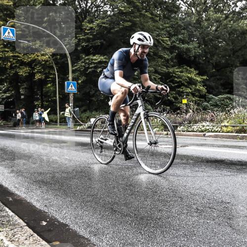 13.09.2026 - Stadtparktriathlon H.Heesch http://msf.ph/oto/10327827 13.09.2026 11:55:29 Radfahren 831, 867, 925 meine-sportfotos.de