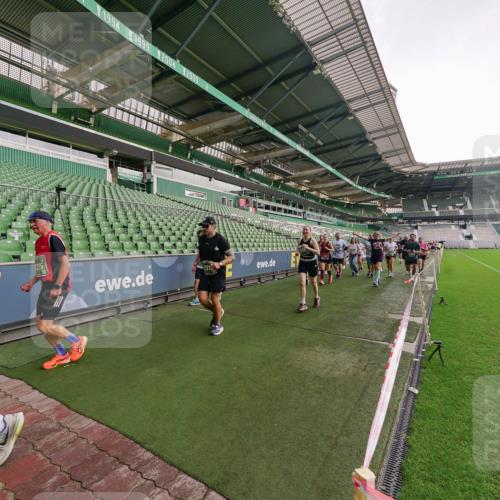 13.09.2026 - 21. swb-Marathon Bremen Michael Burmester http://msf.ph/oto/10327839 13.09.2026 13:33:14 Laufen im Stadion 155, 344, 350, 386, 428, 490, 594, 617, 690, 765, 786, 787, 1001, 1048, 1051, 1098, 1133, 1292, 1326, 1377, 1427, 1444, 1557, 1591, 1592, 1661, 1760, 1801, 1827, 1897, 1923, 1996, 2077, 2132, 2226, 2230, 2231, 2253, 2270, 2274, 2320, 2344, 2374, 2399, 2400, 2456, 2479, 2511, 2514, 2515, 2523, 2539, 2543, 2556, 2616, 2630, 2641, 2649, 2718, 2757, 2769, 2787, 2848, 2982, 3014, 3350, 3379, 3443, 3503, 3572, 3577, 3601, 3614, 3746, 3797, 3875, 3901, 3911, 3952, 4001 meine-sportfotos.de