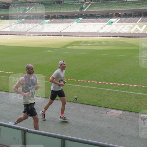 13.09.2026 - 21. swb-Marathon Bremen Michael Burmester http://msf.ph/oto/10327843 13.09.2026 12:57:50 Laufen im Stadion 141, 148, 334, 431, 511, 672, 769, 776, 789, 790, 857, 909, 1010, 1119, 1130, 1191, 1199, 1254, 1281, 1535, 1601, 1642, 1647, 1752, 1809, 1881, 1900, 1931, 1933, 1972, 2040, 2046, 2051, 2075, 2324, 2343, 2371, 2397, 2402, 2423, 2425, 2473, 2493, 2634, 2640, 2671, 2761, 2771, 2807, 2812, 2903, 2904, 3051, 3078, 3138, 3148, 3182, 3186, 3319, 3338, 3450, 3458, 3514, 3534, 3560, 3634, 3655, 3685, 3690, 3695, 3760, 3813, 3866, 3933, 3939, 4101, 4120, 4174, 4316 meine-sportfotos.de