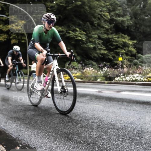 13.09.2026 - Stadtparktriathlon H.Heesch http://msf.ph/oto/10327849 13.09.2026 13:06:54 Radfahren 1270, 1277, 1281, 1327, 1353, 1391, 1406 meine-sportfotos.de