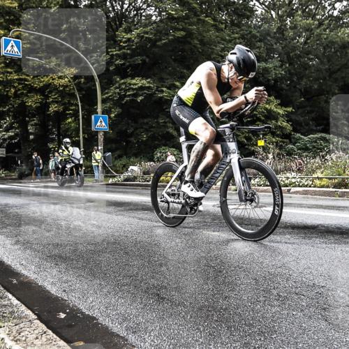 13.09.2026 - Stadtparktriathlon H.Heesch http://msf.ph/oto/10327855 13.09.2026 11:55:45 Radfahren 786, 862, 873 meine-sportfotos.de