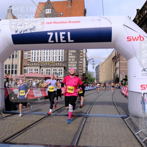 13.09.2026 - 21. swb-Marathon Bremen Tim E. http://msf.ph/oto/10327859 13.09.2026 11:02:18 Ziel 10257, 10409, 10444, 10473, 10500, 10617, 10803, 10817, 10924, 11115, 11268, 11369, 11436, 11811, 11859, 12016, 12095, 12145, 12360, 12412, 12437, 12466, 12506 meine-sportfotos.de