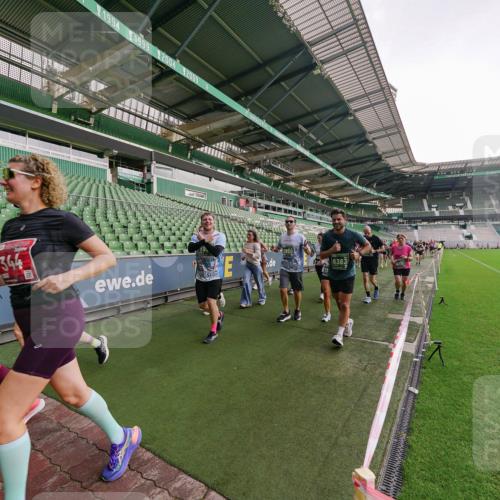 13.09.2026 - 21. swb-Marathon Bremen Michael Burmester http://msf.ph/oto/10327866 13.09.2026 13:33:18 Laufen im Stadion 155, 344, 350, 386, 428, 490, 594, 617, 690, 765, 786, 787, 1001, 1048, 1051, 1098, 1133, 1292, 1377, 1427, 1444, 1557, 1591, 1592, 1661, 1760, 1801, 1827, 1897, 1923, 1996, 2077, 2132, 2226, 2230, 2231, 2253, 2270, 2274, 2320, 2374, 2399, 2400, 2456, 2479, 2511, 2514, 2515, 2523, 2539, 2543, 2556, 2616, 2630, 2641, 2649, 2718, 2735, 2757, 2769, 2787, 2848, 2982, 3014, 3345, 3350, 3443, 3503, 3572, 3577, 3601, 3614, 3746, 3797, 3875, 3901, 3911, 3952, 4001 meine-sportfotos.de
