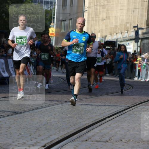 13.09.2026 - 21. swb-Marathon Bremen Strokosch-Dieckow http://msf.ph/oto/10327873 13.09.2026 13:13:03 Ziel 1513, 2350, 2362, 3054, 3988, 4605, 4879, 5416, 6796, 8029, 9775, 9803, 13106, 280, 313, 621, 987, 1207, 2498, 2962, 3566, 3625, 4582, 5345, 5769, 6038, 6394, 7874, 8197, 8291, 8464, 9092 meine-sportfotos.de