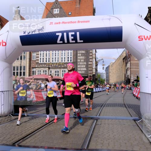 13.09.2026 - 21. swb-Marathon Bremen Tim E. http://msf.ph/oto/10327884 13.09.2026 11:02:18 Ziel 10257, 10409, 10444, 10473, 10500, 10617, 10803, 10817, 10924, 11115, 11268, 11369, 11436, 11811, 11859, 12016, 12095, 12145, 12360, 12412, 12437, 12466, 12506 meine-sportfotos.de