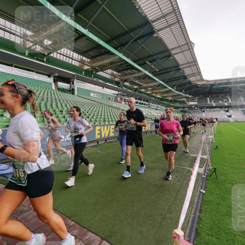 13.09.2026 - 21. swb-Marathon Bremen Michael Burmester http://msf.ph/oto/10327898 13.09.2026 13:33:20 Laufen im Stadion 155, 344, 350, 386, 428, 490, 594, 617, 690, 765, 786, 787, 1001, 1048, 1051, 1098, 1133, 1292, 1377, 1427, 1444, 1557, 1591, 1592, 1661, 1760, 1801, 1827, 1897, 1923, 1996, 2077, 2132, 2226, 2230, 2231, 2253, 2270, 2274, 2320, 2374, 2399, 2400, 2456, 2479, 2511, 2514, 2515, 2523, 2539, 2543, 2556, 2616, 2630, 2641, 2649, 2718, 2735, 2757, 2769, 2787, 2848, 2982, 3014, 3345, 3350, 3443, 3503, 3577, 3601, 3614, 3746, 3797, 3875, 3901, 3911, 3952, 4001 meine-sportfotos.de