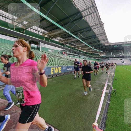13.09.2026 - 21. swb-Marathon Bremen Michael Burmester http://msf.ph/oto/10327922 13.09.2026 13:33:21 Laufen im Stadion 155, 344, 350, 386, 428, 490, 594, 617, 690, 765, 786, 787, 1001, 1048, 1051, 1098, 1133, 1292, 1377, 1427, 1444, 1557, 1591, 1592, 1661, 1760, 1801, 1827, 1897, 1923, 1996, 2077, 2132, 2226, 2230, 2231, 2253, 2270, 2274, 2320, 2374, 2399, 2400, 2456, 2479, 2511, 2514, 2515, 2523, 2539, 2543, 2556, 2616, 2630, 2641, 2649, 2718, 2735, 2757, 2769, 2787, 2848, 2982, 3014, 3345, 3350, 3443, 3503, 3577, 3601, 3614, 3746, 3797, 3875, 3901, 3911, 3952, 4001 meine-sportfotos.de
