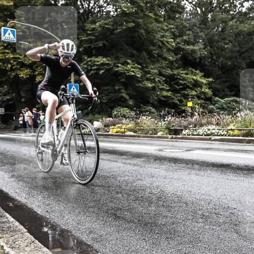 13.09.2026 - Stadtparktriathlon H.Heesch http://msf.ph/oto/10327951 13.09.2026 11:56:31 Radfahren 740, 776, 816, 1001 meine-sportfotos.de