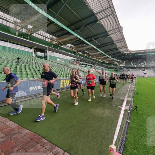 13.09.2026 - 21. swb-Marathon Bremen Michael Burmester http://msf.ph/oto/10327959 13.09.2026 13:33:25 Laufen im Stadion 155, 344, 350, 386, 428, 490, 594, 617, 690, 709, 765, 786, 787, 1001, 1048, 1051, 1098, 1133, 1292, 1377, 1427, 1444, 1557, 1591, 1592, 1661, 1760, 1827, 1897, 1923, 1996, 2077, 2132, 2226, 2230, 2231, 2253, 2270, 2274, 2320, 2374, 2399, 2400, 2456, 2479, 2511, 2514, 2515, 2523, 2539, 2543, 2556, 2616, 2630, 2641, 2649, 2718, 2735, 2757, 2769, 2787, 2848, 2982, 3014, 3345, 3350, 3443, 3503, 3577, 3601, 3614, 3746, 3797, 3875, 3901, 3911, 3952, 4001 meine-sportfotos.de