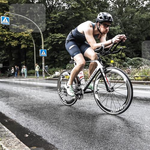 13.09.2026 - Stadtparktriathlon H.Heesch http://msf.ph/oto/10327961 13.09.2026 11:56:43 Radfahren 941, 972 meine-sportfotos.de