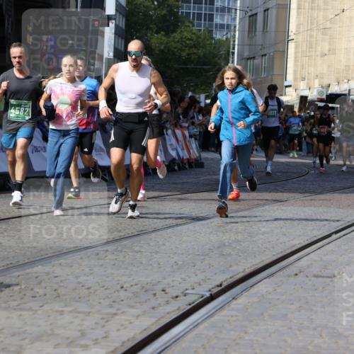 13.09.2026 - 21. swb-Marathon Bremen Strokosch-Dieckow http://msf.ph/oto/10327962 13.09.2026 13:13:07 Ziel 1513, 2350, 2362, 2442, 2801, 3988, 4605, 4879, 5379, 5965, 8029, 8798, 9775, 13106, 280, 621, 987, 1207, 2130, 2962, 3566, 4582, 5345, 5769, 6038, 6394, 8197, 8464 meine-sportfotos.de