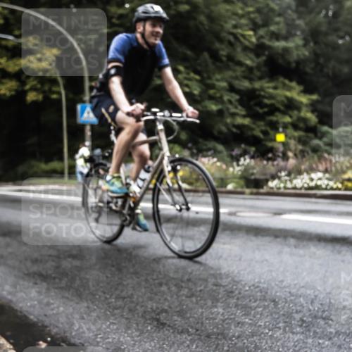 13.09.2026 - Stadtparktriathlon H.Heesch http://msf.ph/oto/10327980 13.09.2026 13:08:03 Radfahren 1303, 1418 meine-sportfotos.de